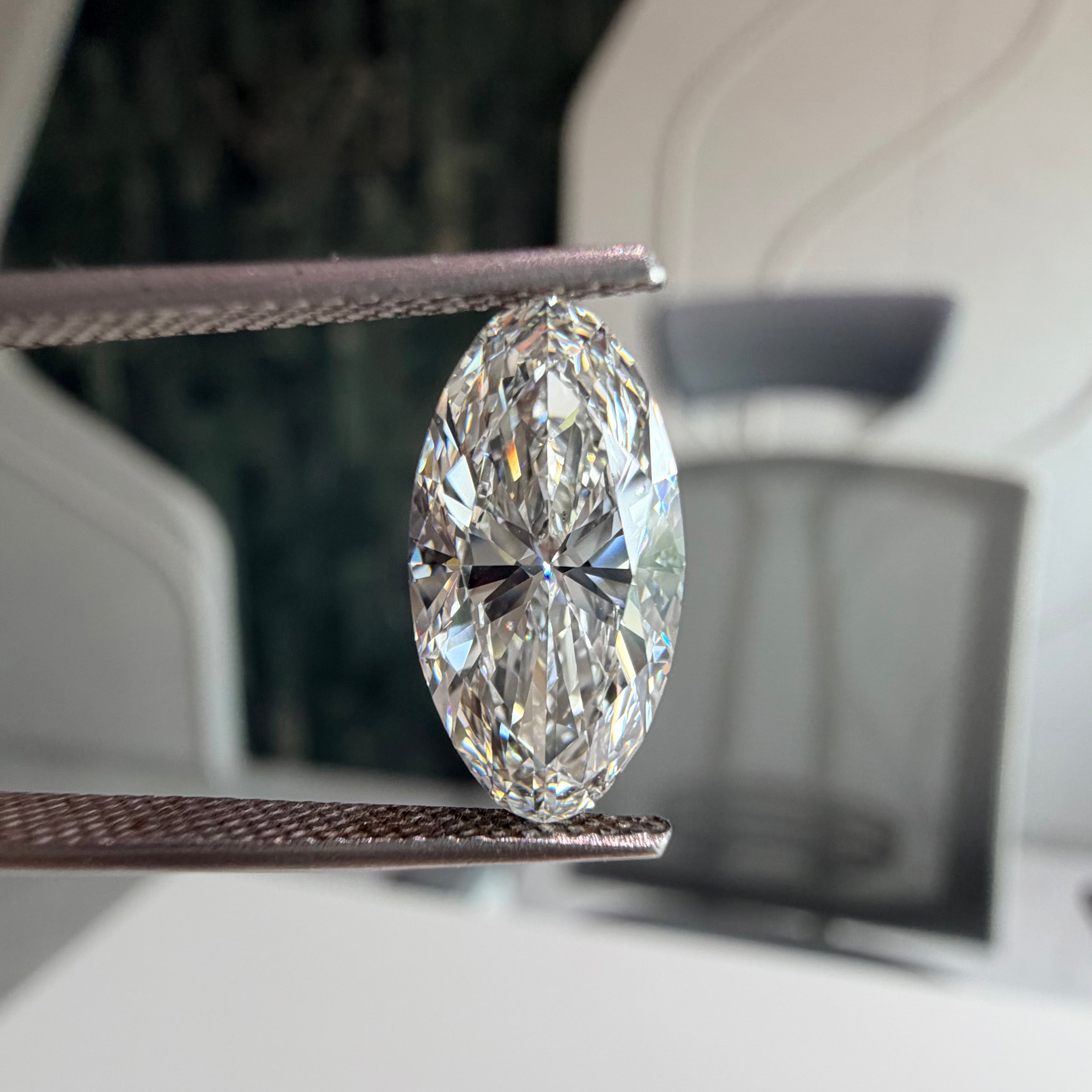 Moval Diamond