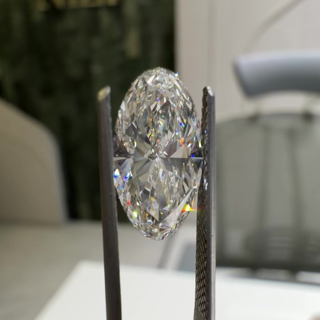 Moval Diamond